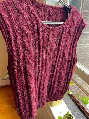 Vintage Handmade 100% Wool Sleeveless Cable Knit Sweater Vest